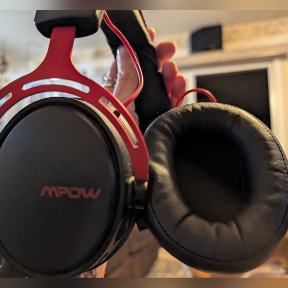 MPow Wireless head set, noise cancelling - Picture 8 of 9